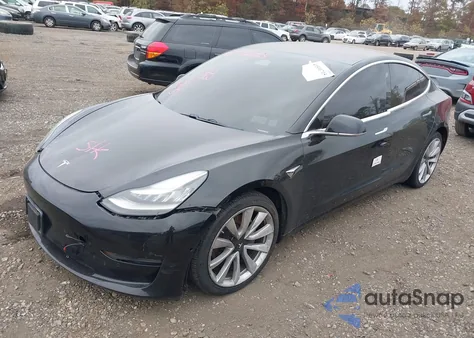 2018 Tesla Model 3 Long Range/Performance z USA, uszkodzony, nr VIN 5YJ3E1EB2JF111764